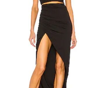 Lydia Maxi Skirt Set
superdown